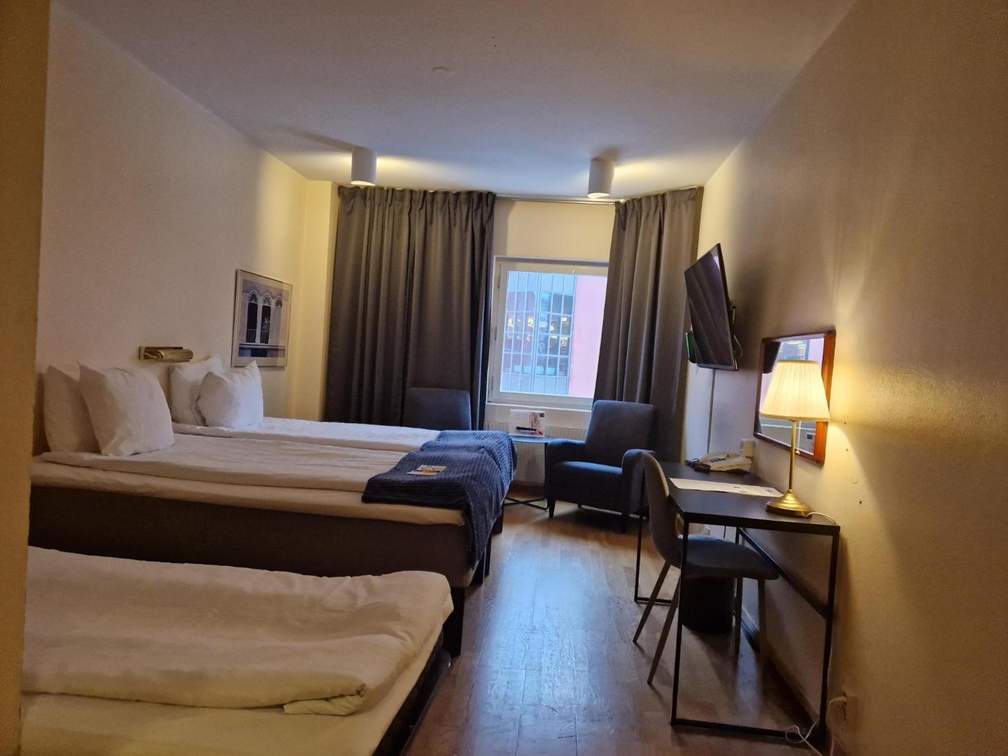 First Statt Hotel 3*